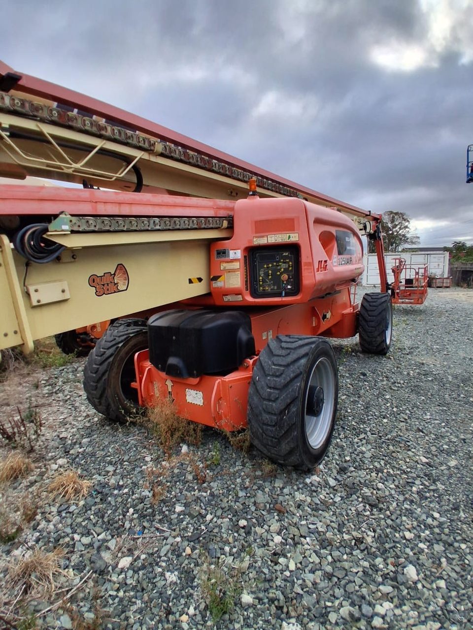 Articulating boom lifts